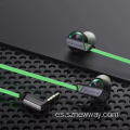 Auriculares para juegos Xiaomi Black Shark en la oreja